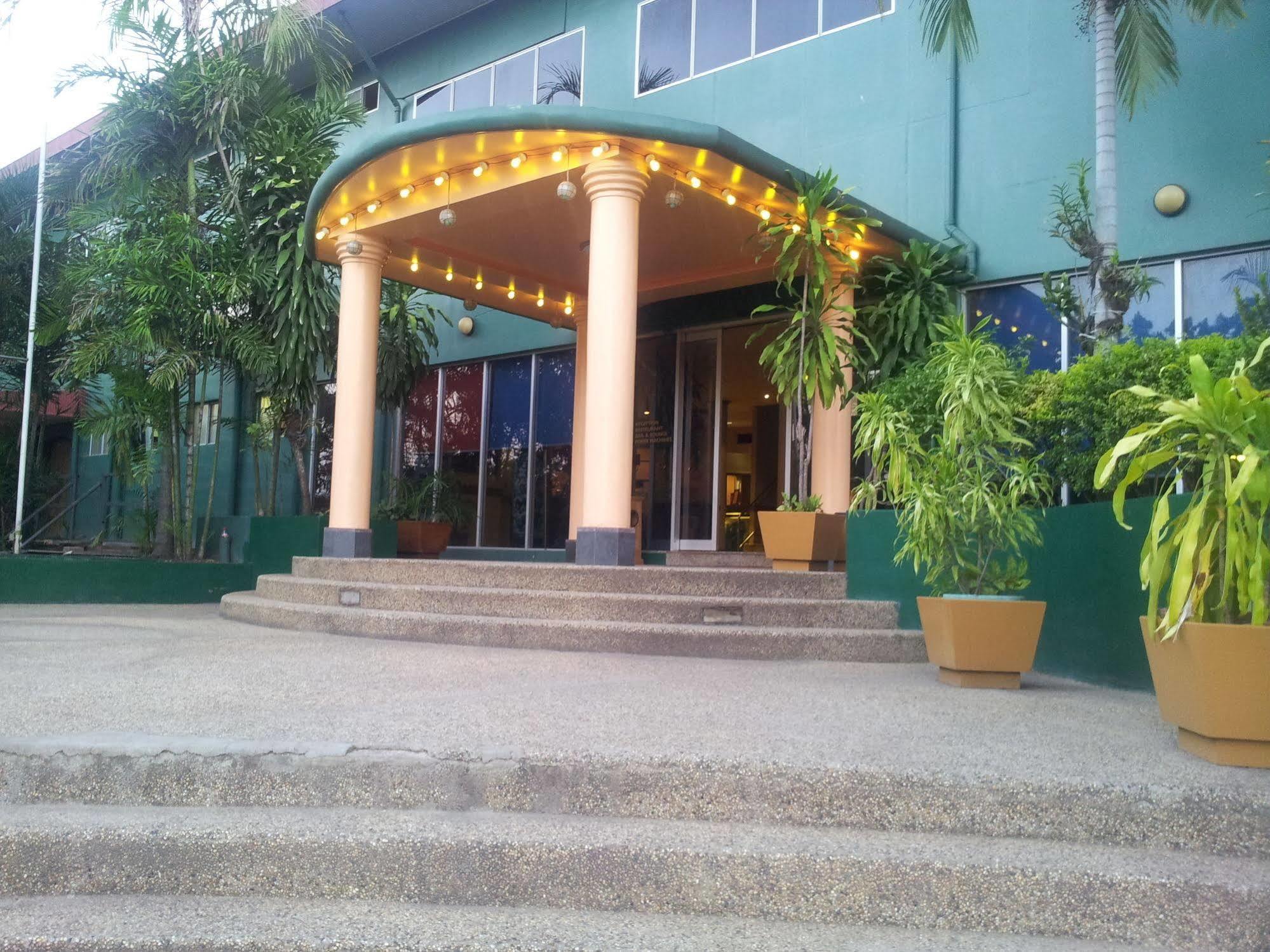 海德威酒店 莫尔兹比港 外观 照片
